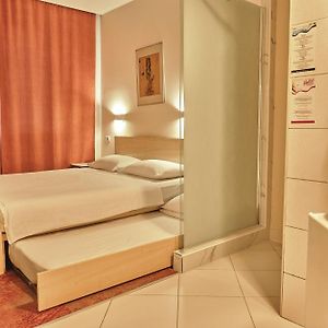 Camera standard con letto king size